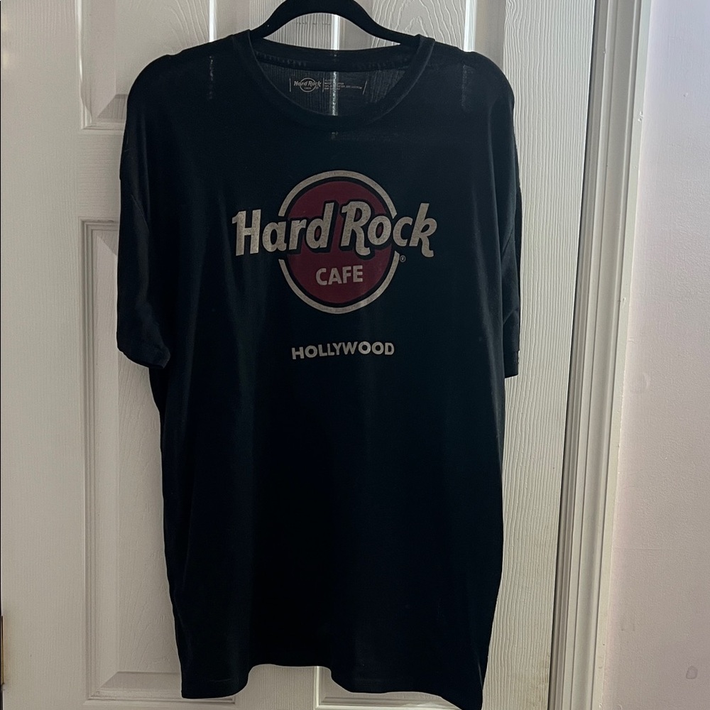 Hard Rock Cafe Black and Red Tee XL